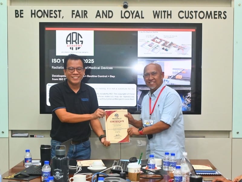 Grand Ten Holdings participant receiving an ISO 11137-1:2025 training certificate